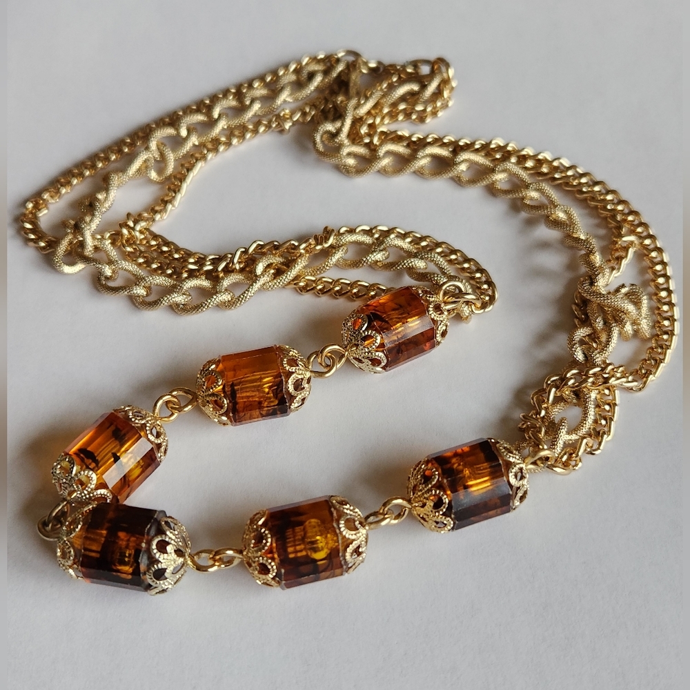 Vintage Sarah Coventry Amber Lucite Necklace